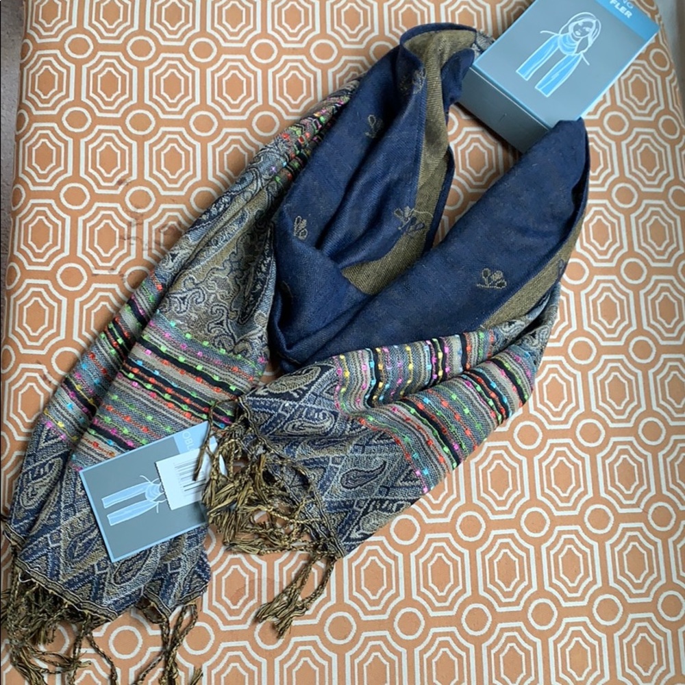 Oblong scarf